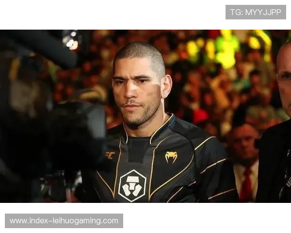 佩雷拉与科尔特斯恋情公开,社交媒体晒合照