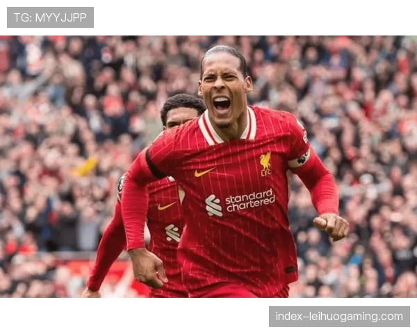 利物浦赛前训练图集:范戴克指挥后防线进行针对性盯人演练